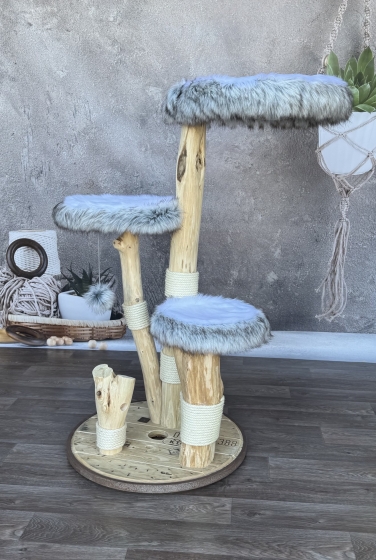 Naturkratzbaum nach Wunsch bestellen, artgerecht und stabil, professionell gearbeitetes Möbelstück